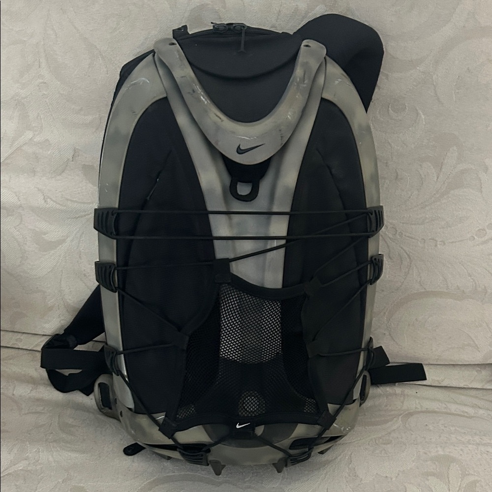 Vintage Nike Men’s Black and Gray Camo Sport Backpack with External Bungee